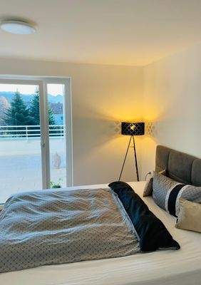 Schlafzimmer möbliert