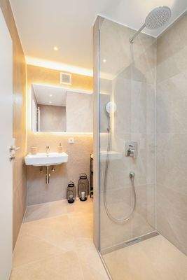 Badezimmer Ansicht 2