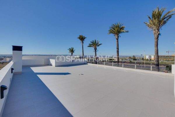 Stylish One-Story Houses with Breathtaking Views in Torrevieja
