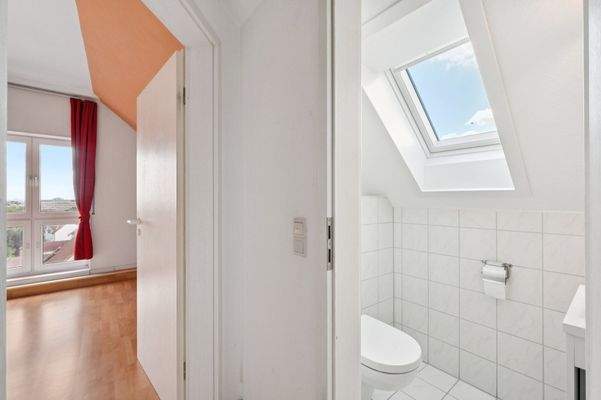 48706_010_Toilette Ebene 2