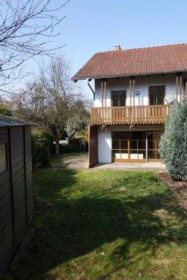 Terrasse mit Garten.JPG