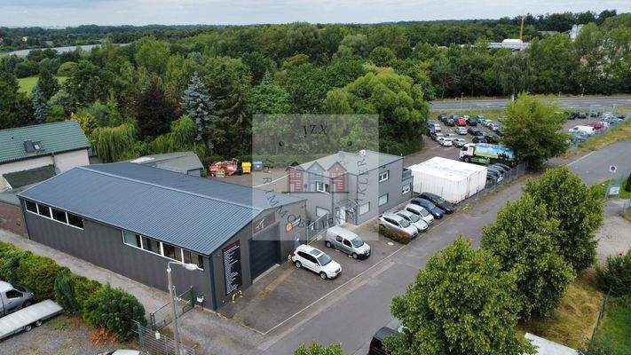 Drohne_Halle_links_,gro_