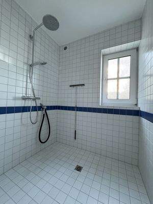 Dusche im Badezimmer