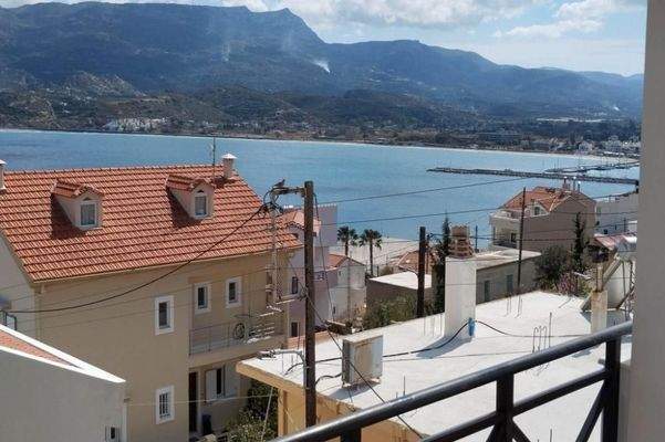 Kreta, Sitia: Modernes Stadthaus in Strandnähe zu verkaufen