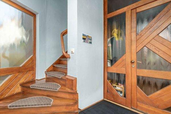 Treppengelände zwischen Dachgeschoss und Erdgeschoss