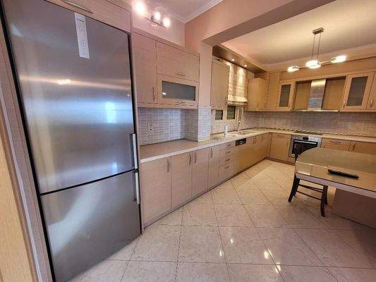 Kreta, Argouli: Zweistöckiges Haus mit Keller zu verkaufen