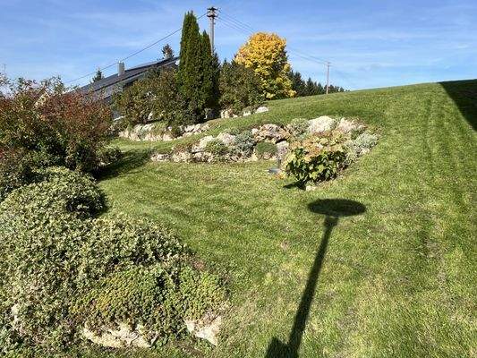 Garten links vom Haus