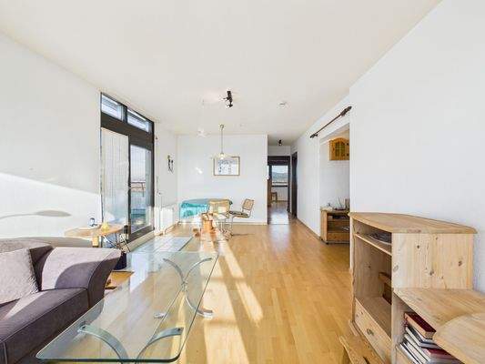 Wohnzimmer mit Essbereich