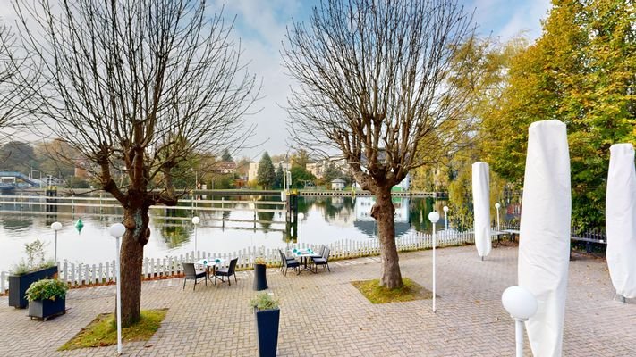 Terrasse mit Wasserblick2.jpg