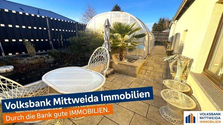 Terrasse mit Poolanlage