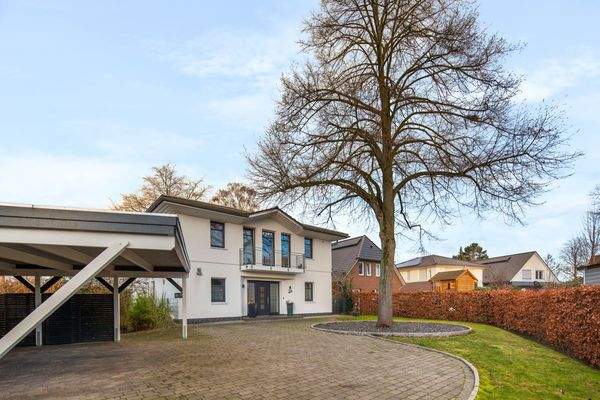 imposante Hofeinfahrt