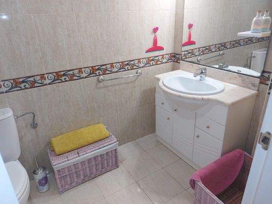 Mallorca ImmoScout360 Badezimmer 2.jpg