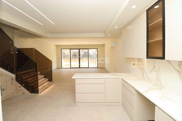 1, 2, and 3-Bedroom Duplex Apartments in Antalya Altıntaş