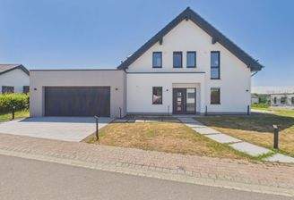 Ansicht Haus & Garage