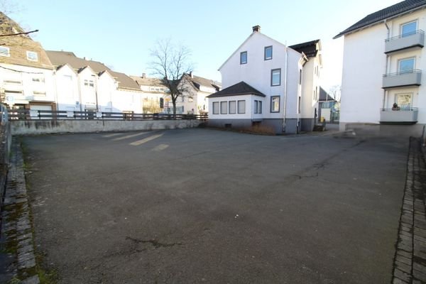 Stellplätze, Rückfront