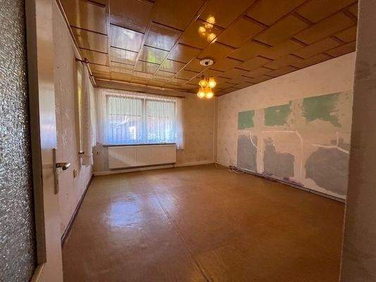 004020156800_302_353_08082025231625203