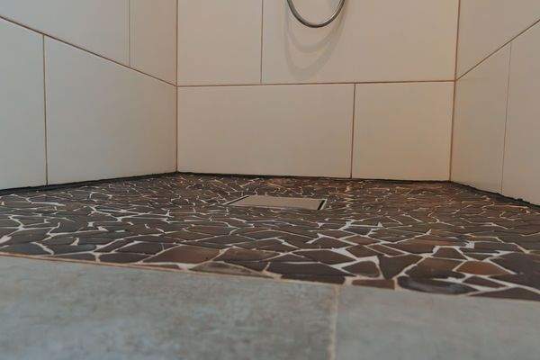 bodengleiche Dusche mit Mosaik