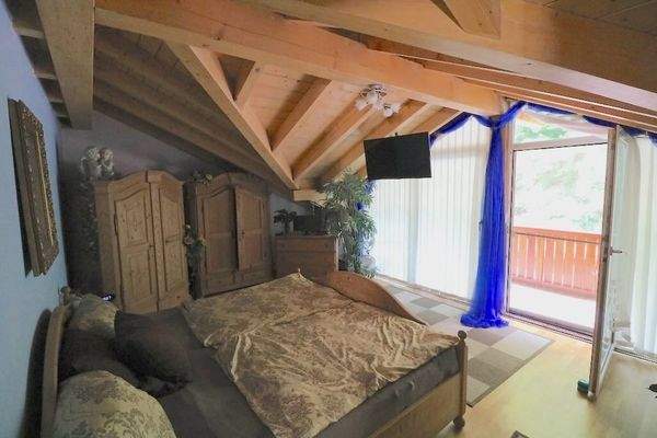 Schlafzimmer mit toller Decke