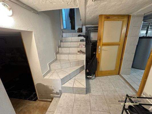 Keller-Treppe ins Haus