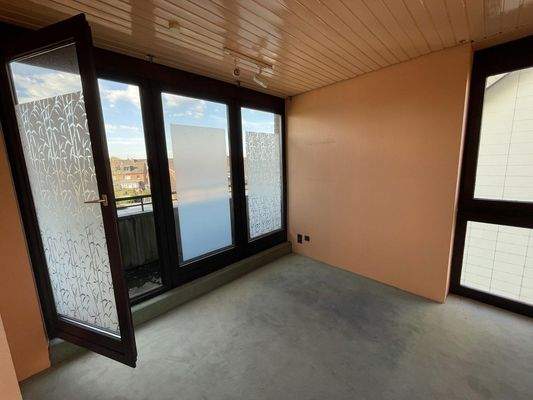 SZ mit kleinem Balkon