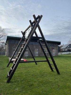 Schaukeln und Klettern erlaubt....