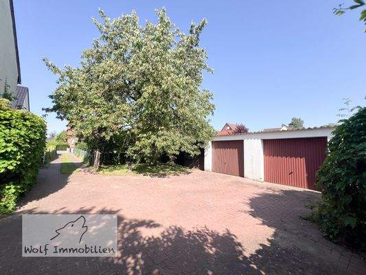 Hof und Privatzufahrt