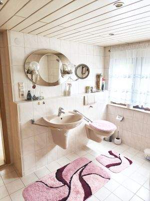 Haus OG Badezimmer 1