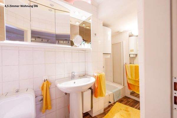 Bad 4,5 Zimmer OG Whg.