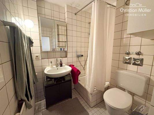 Badezimmer mit Dusche