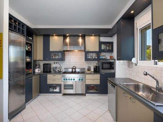 Kreta, Elounda: Villa mit Pool und atemberaubendem Meerblick auf die Bucht zu verkaufen