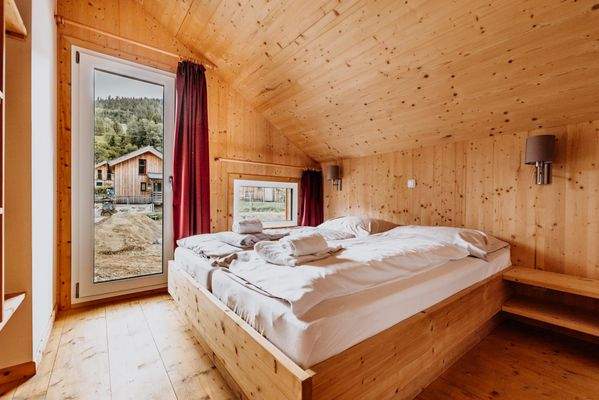 Eines von 3 Schlafzimmern mit Doppelbett