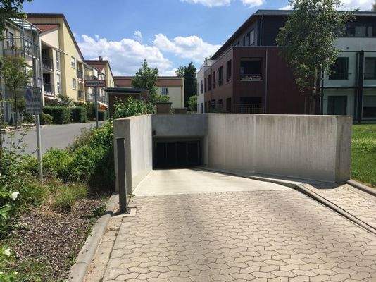 Ein- und Ausfahrt Tiefgarage 