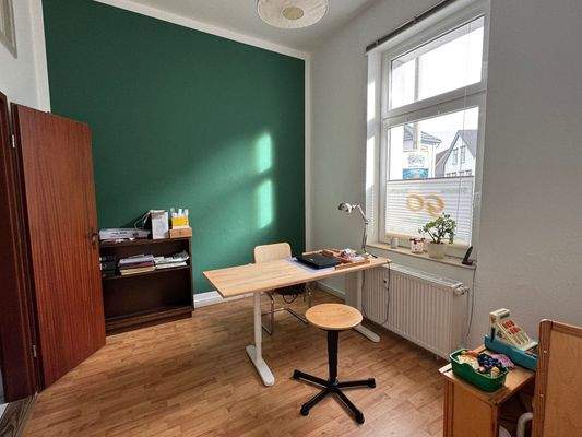 Zimmer mit Zugang zum Duschbad