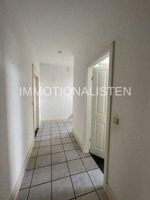 Erdgeschosswohnung Flur - Blick von der Küche