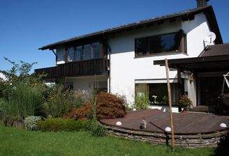 Carport für 2 Autos und Räder-Abstellbox