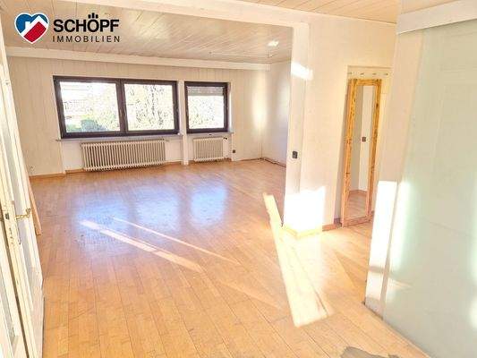 Wohnung 2.OG - Blick von Balkon zu Wohnzimmer