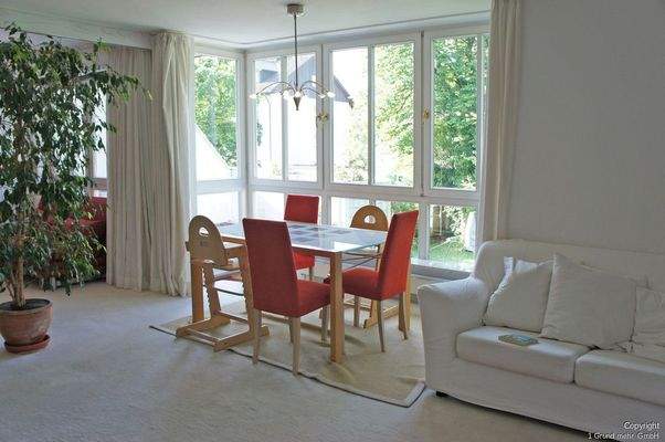 Lichtdurchfluteter Wohnbereich