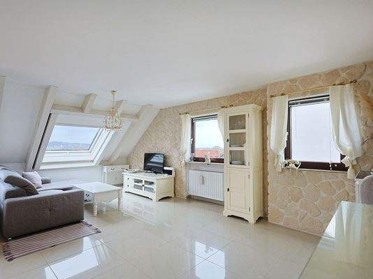 Heller, geräumiger Wohnbereich