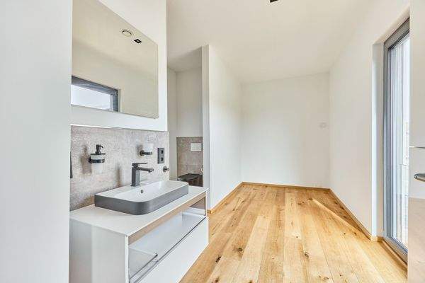 Badezimmer mit Dusche