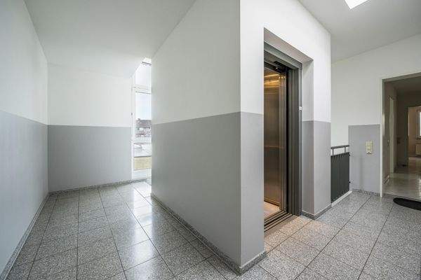 Natürlich mit Aufzug