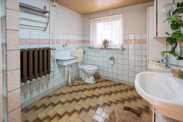 besserimmo Breddin Einfamilienhaus Bad Keller Bild