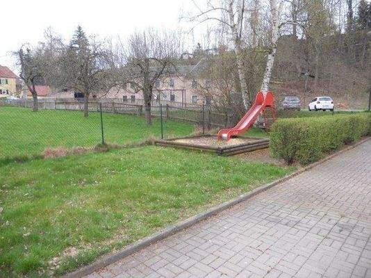 kleiner Spielplatz im Hinterhof