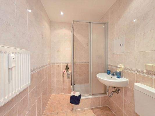 Bad mit Dusche