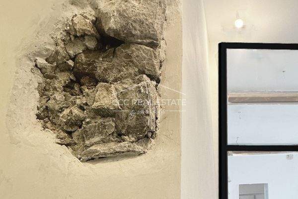 Akzente des alten Mauerwerks