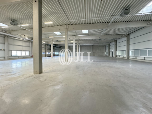 Innenansicht Halle - JLL