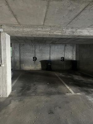 Tiefgaragenstellplatz