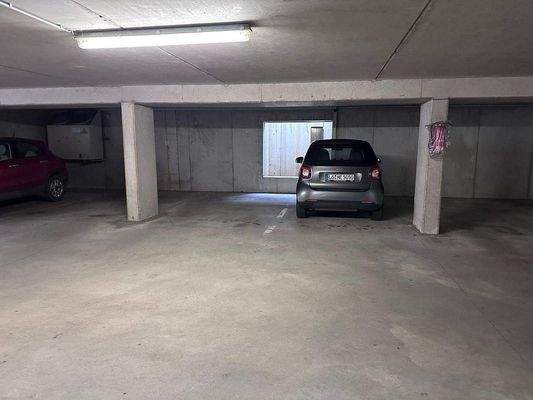 5 Tiefgaragenplätze
