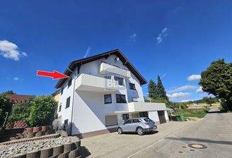 schöne Wohnung im OG