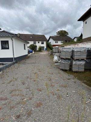  noch fertig zustellende Zufahrt