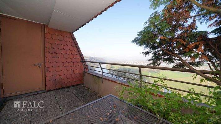 Gemütliche Loggia - mit Abstellraum